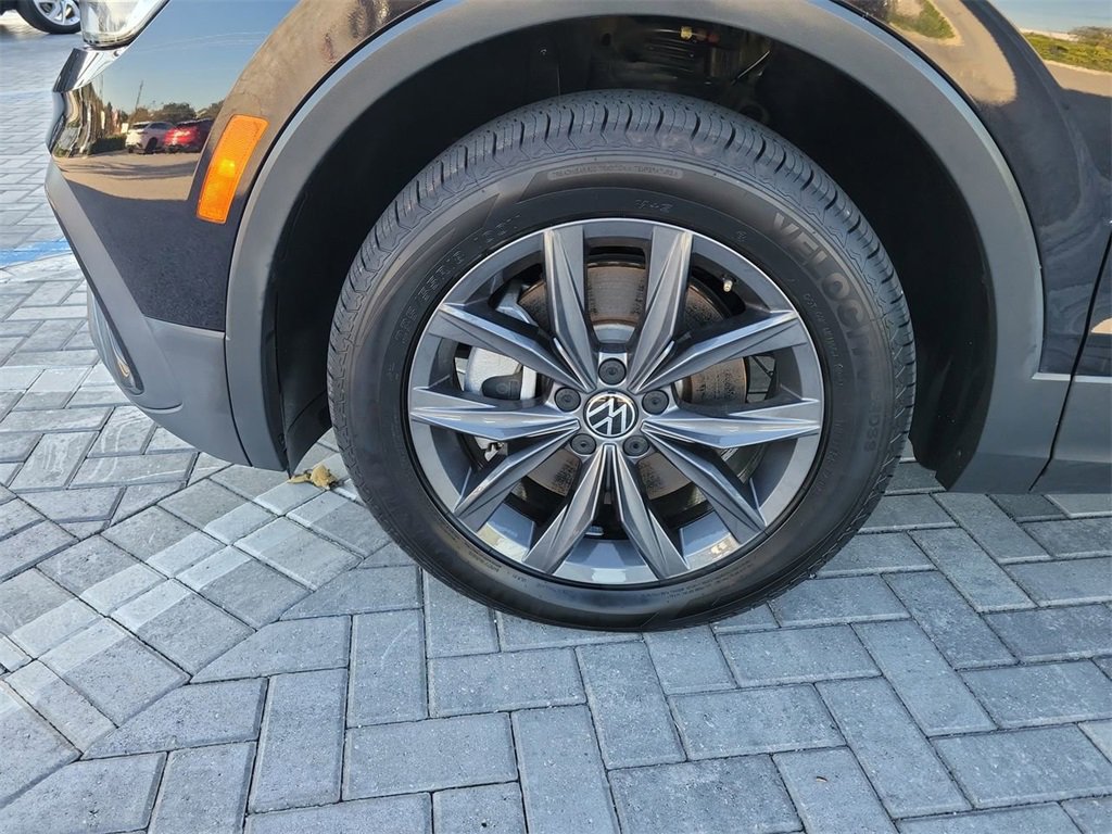 Used 2022 Volkswagen Tiguan SE image 13