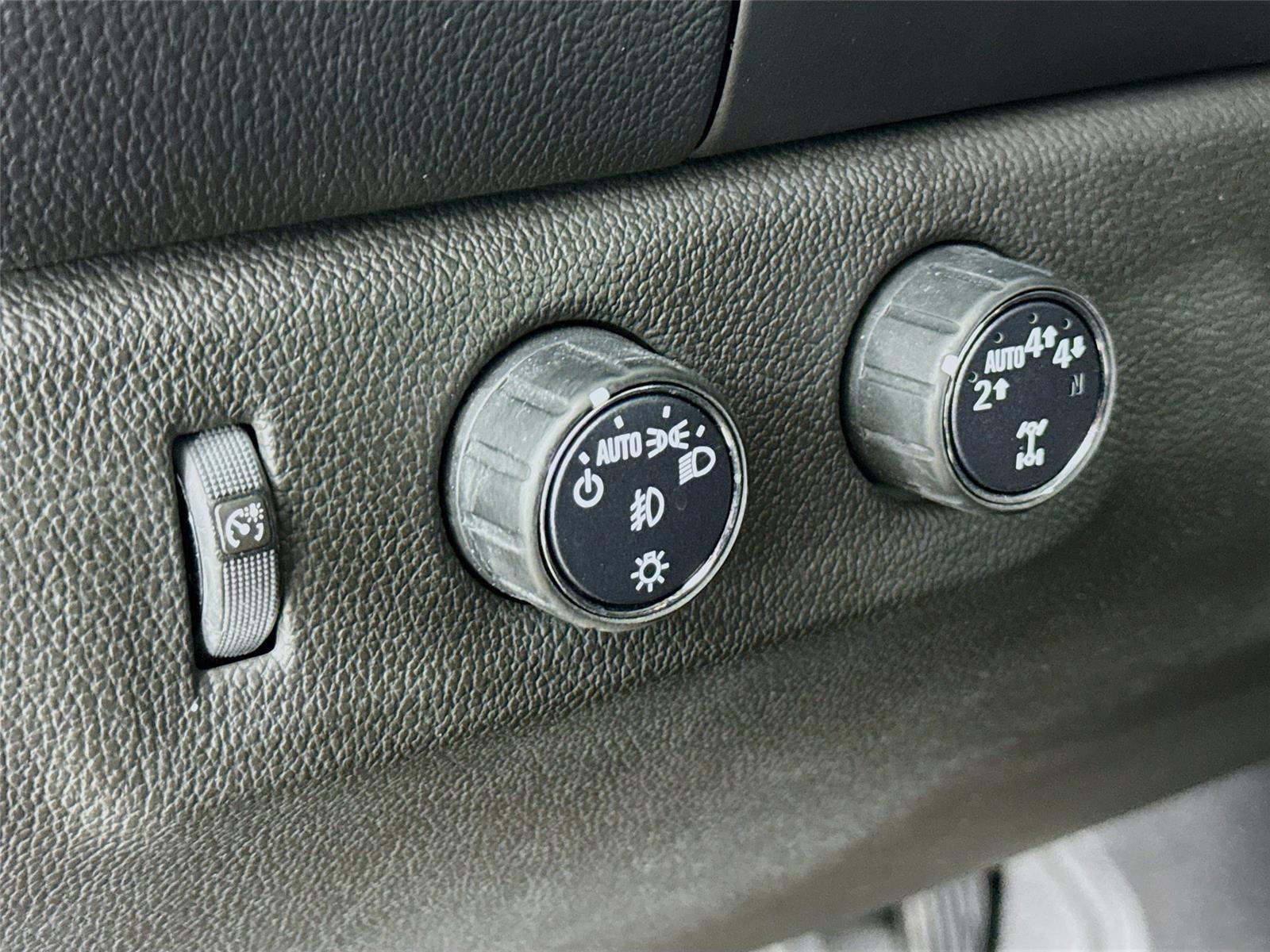 Used 2022 Chevrolet Colorado LT w/ LT Convenience Package image 12