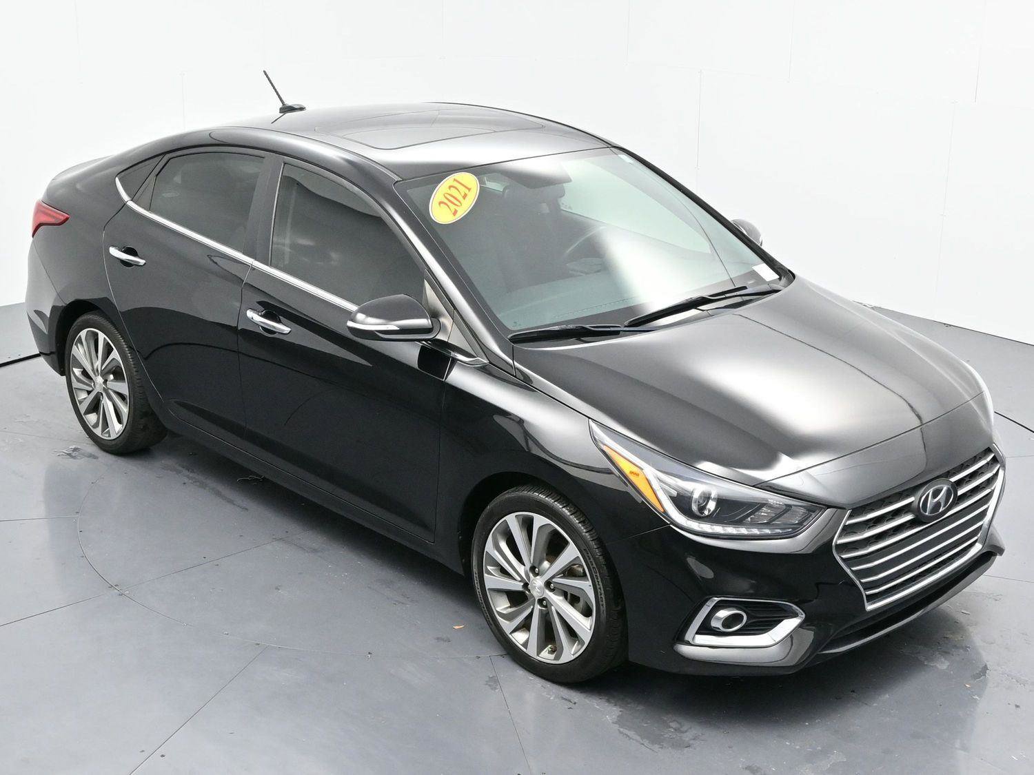 Used 2021 Hyundai Accent Limited image 38