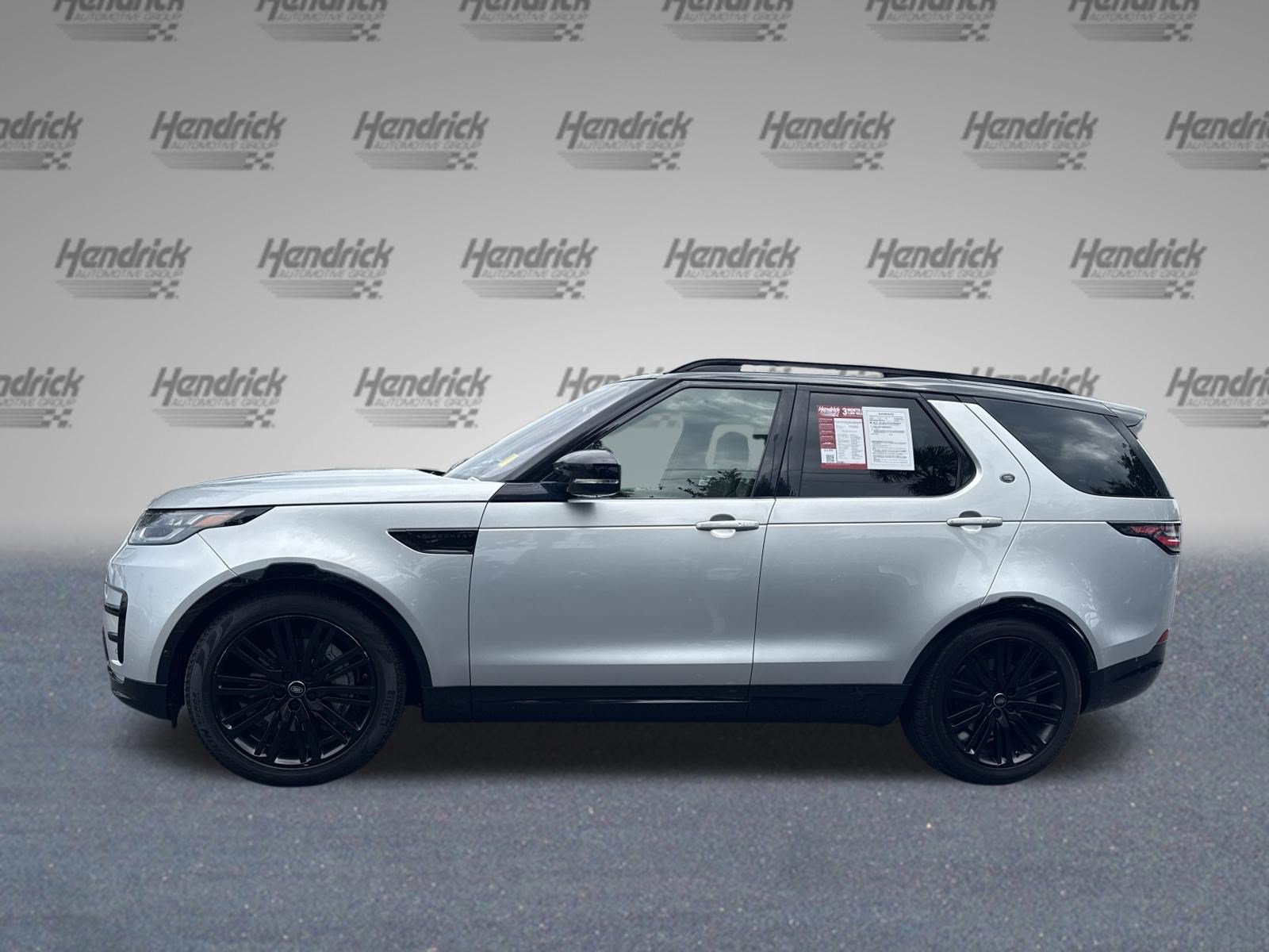 Used 2020 Land Rover Discovery Landmark AWD/4WD image 6