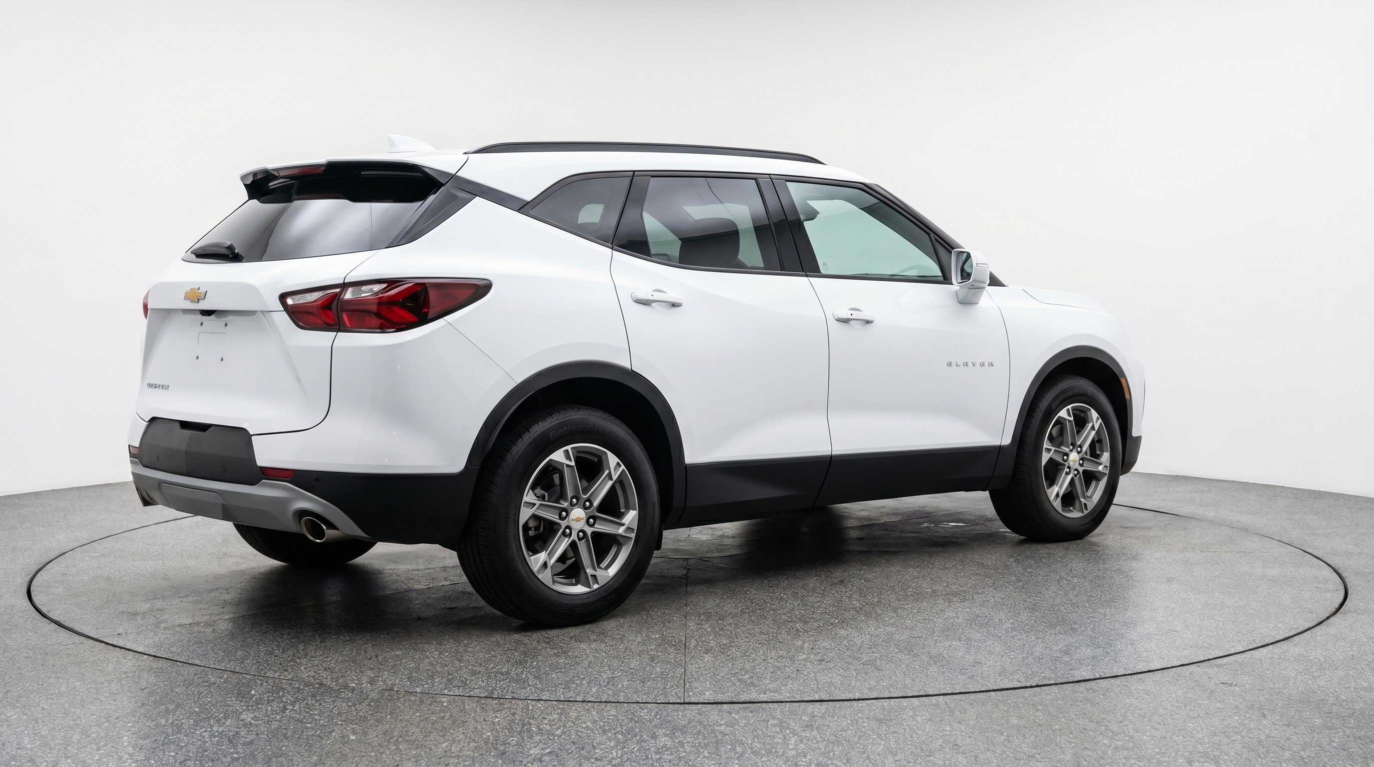 Used 2025 Chevrolet Blazer LT FWD image 9