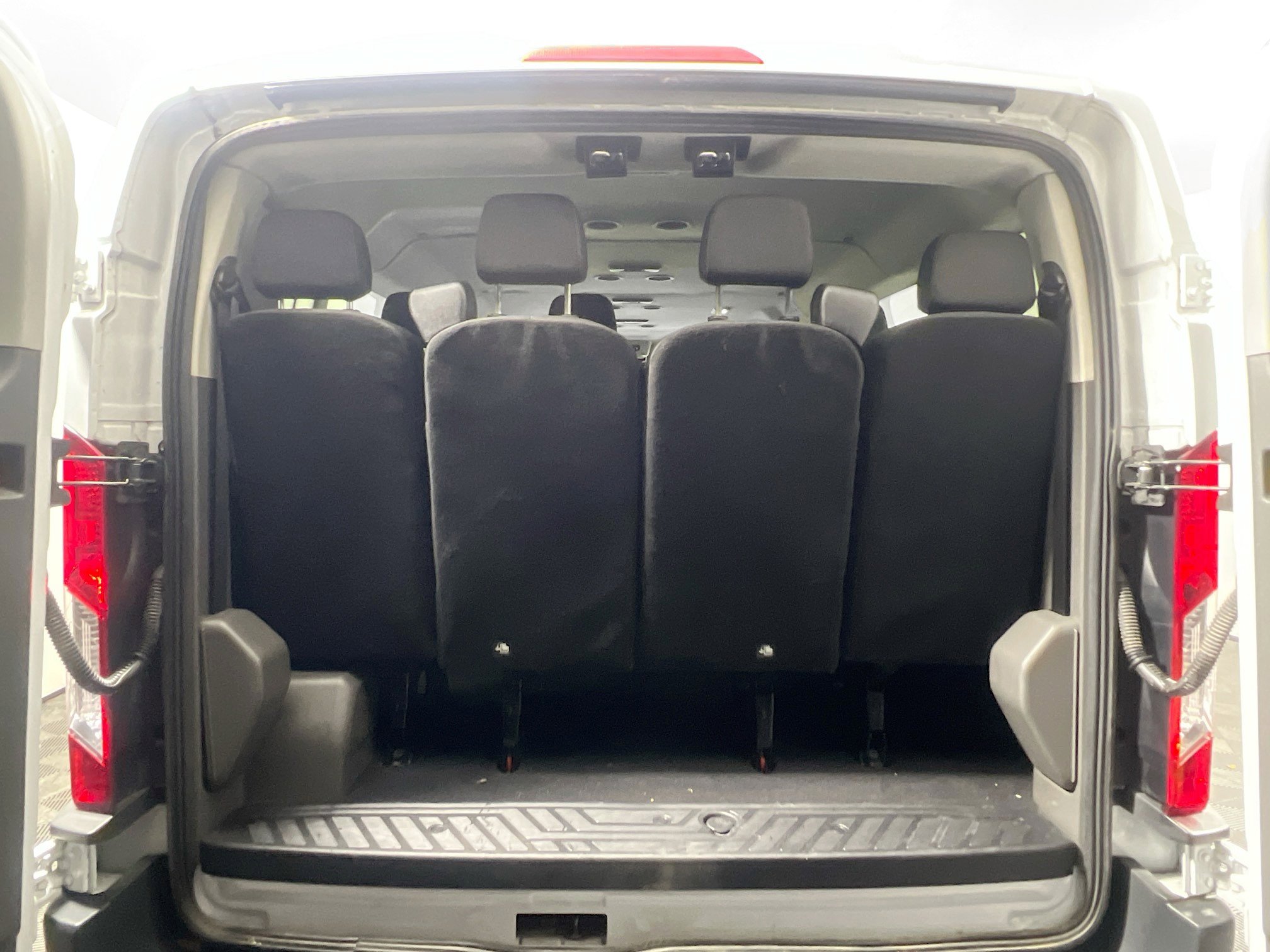 Used 2024 Ford Transit 350 XLT image 33