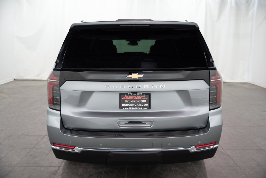 Used 2026 Chevrolet Suburban LT AWD/4WD image 12