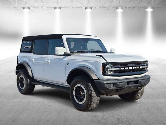 Used 2023 Ford Bronco Outer Banks w/ Sasquatch Package AWD/4WD image 2