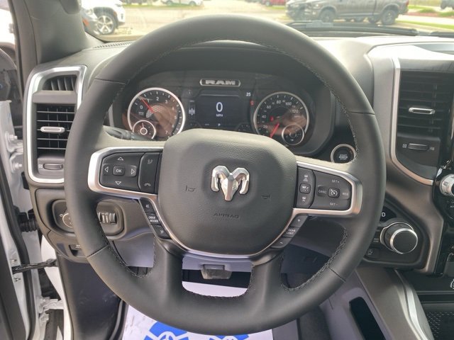 New 2026 RAM 1500 4x4 Crew Cab image 17