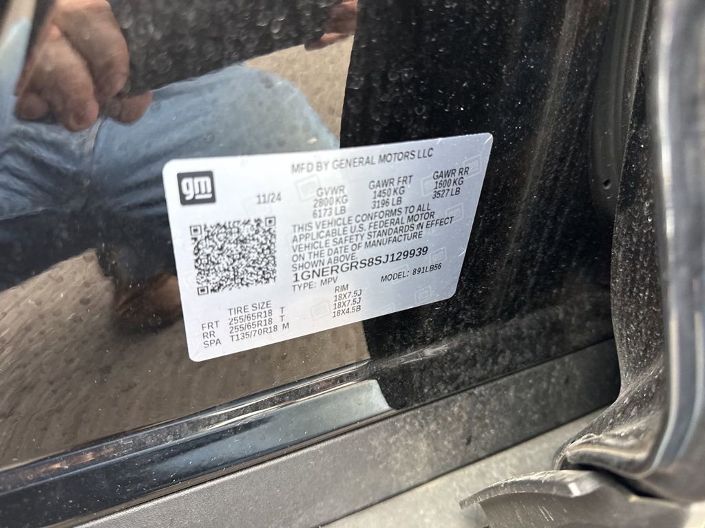 Used 2025 Chevrolet Traverse LT image 37