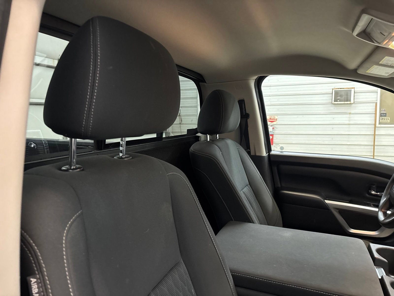 Used 2017 Nissan Titan SV AWD/4WD image 22