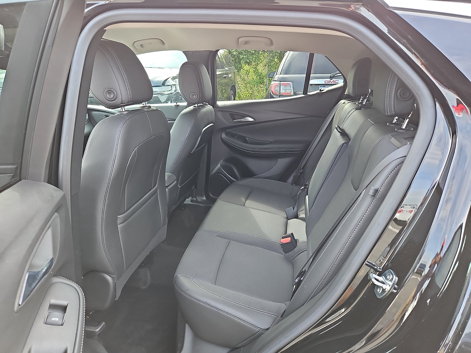 Used 2023 Buick Encore GX Select w/ Safety Package II AWD/4WD image 10