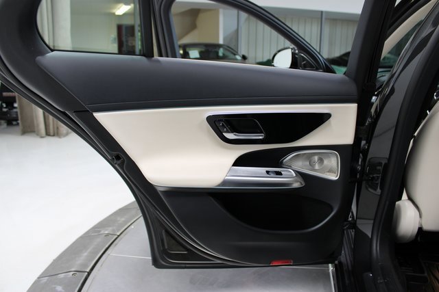 Used 2024 Mercedes-Benz E 350 E 350 4MATIC w/ Driver Assistance Package image 39