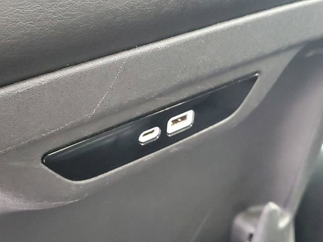 Used 2024 Chrysler Pacifica Touring-L image 29