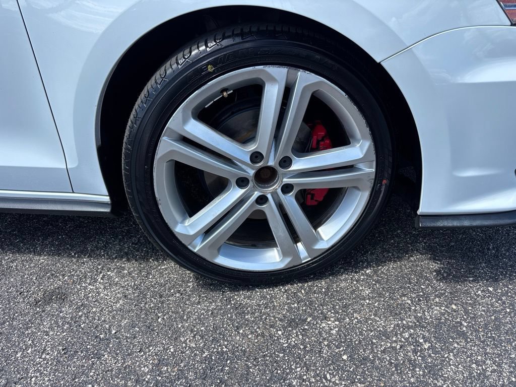 Used 2017 Volkswagen Jetta GLI FWD image 10