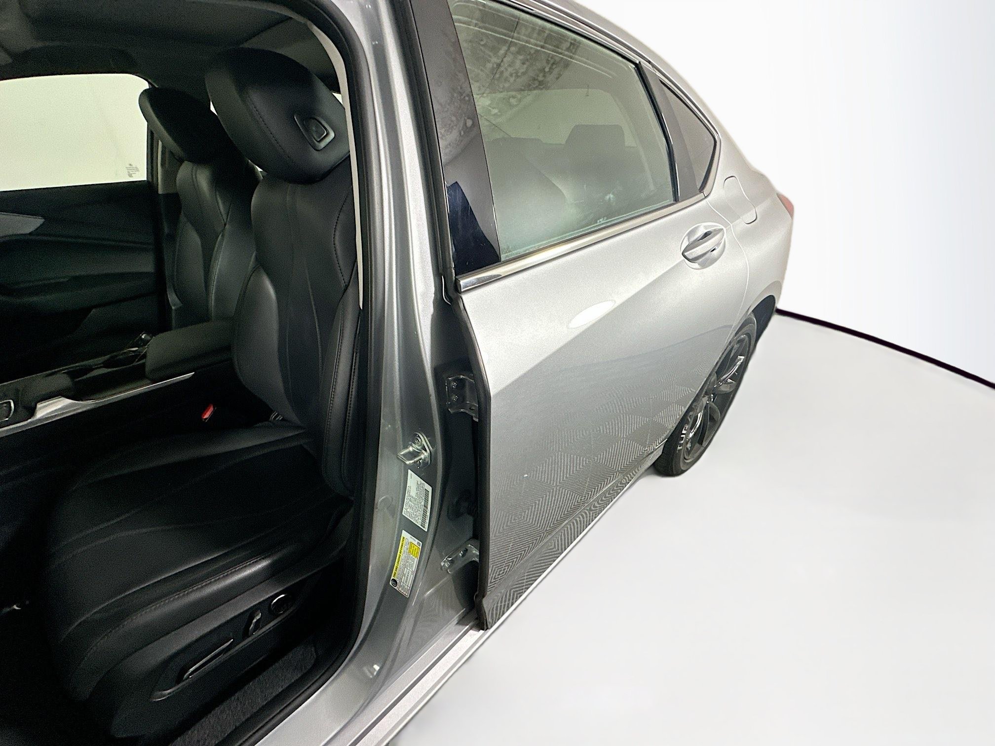 Used 2023 Acura TLX FWD image 12