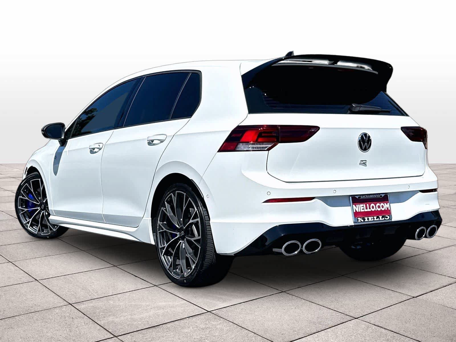Used 2025 Volkswagen Golf AWD/4WD image 15