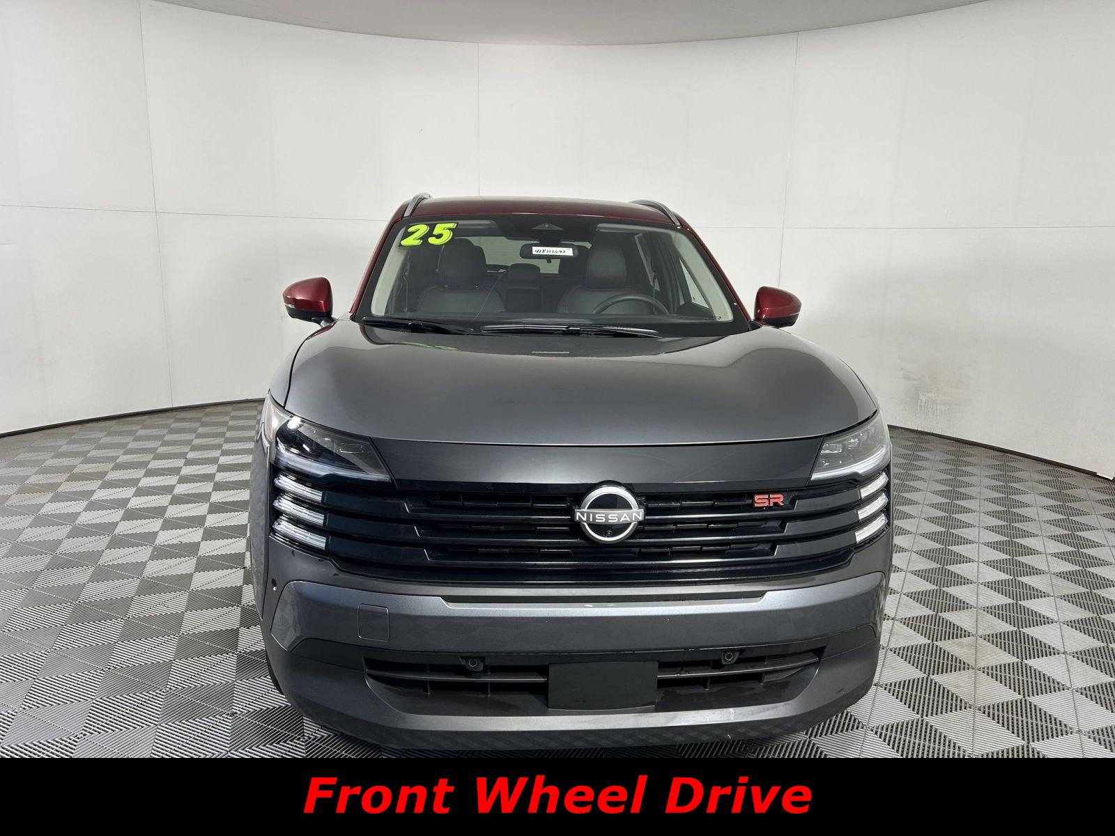 Used 2025 Nissan Kicks SR image 2