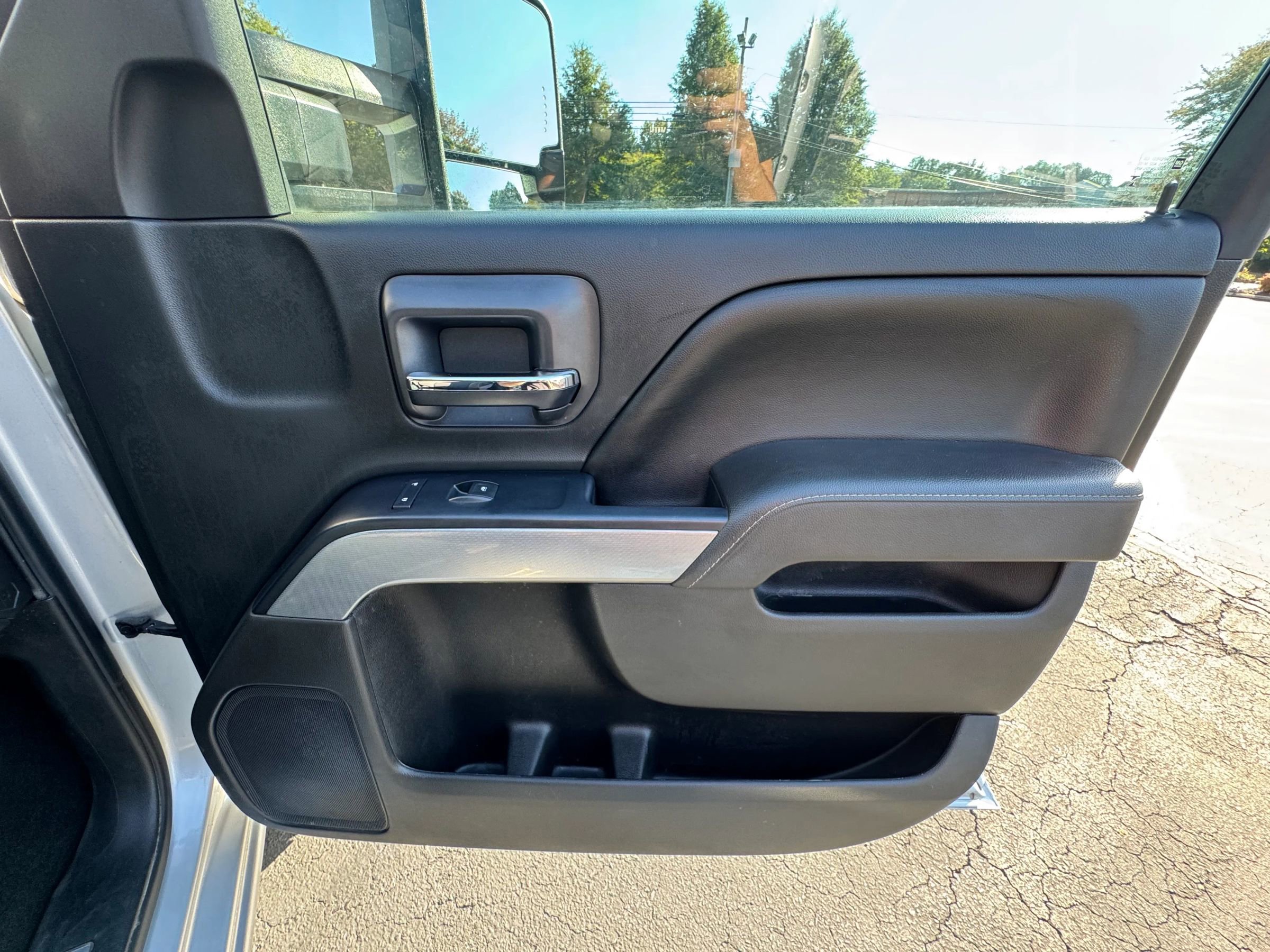 Used 2016 Chevrolet Silverado 2500 LT w/ LT Convenience Package image 23