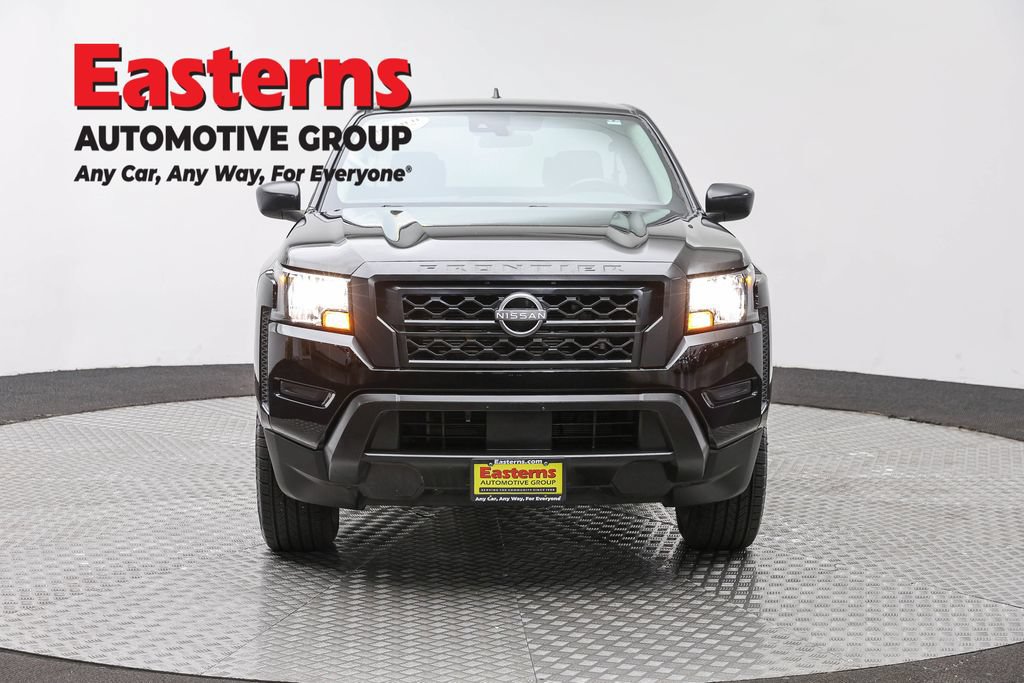 Used 2022 Nissan Frontier S RWD image 2