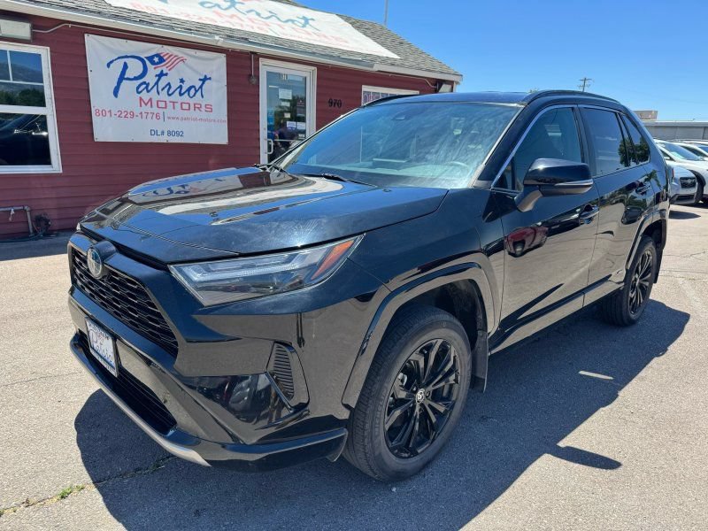 Used 2022 Toyota RAV4 SE