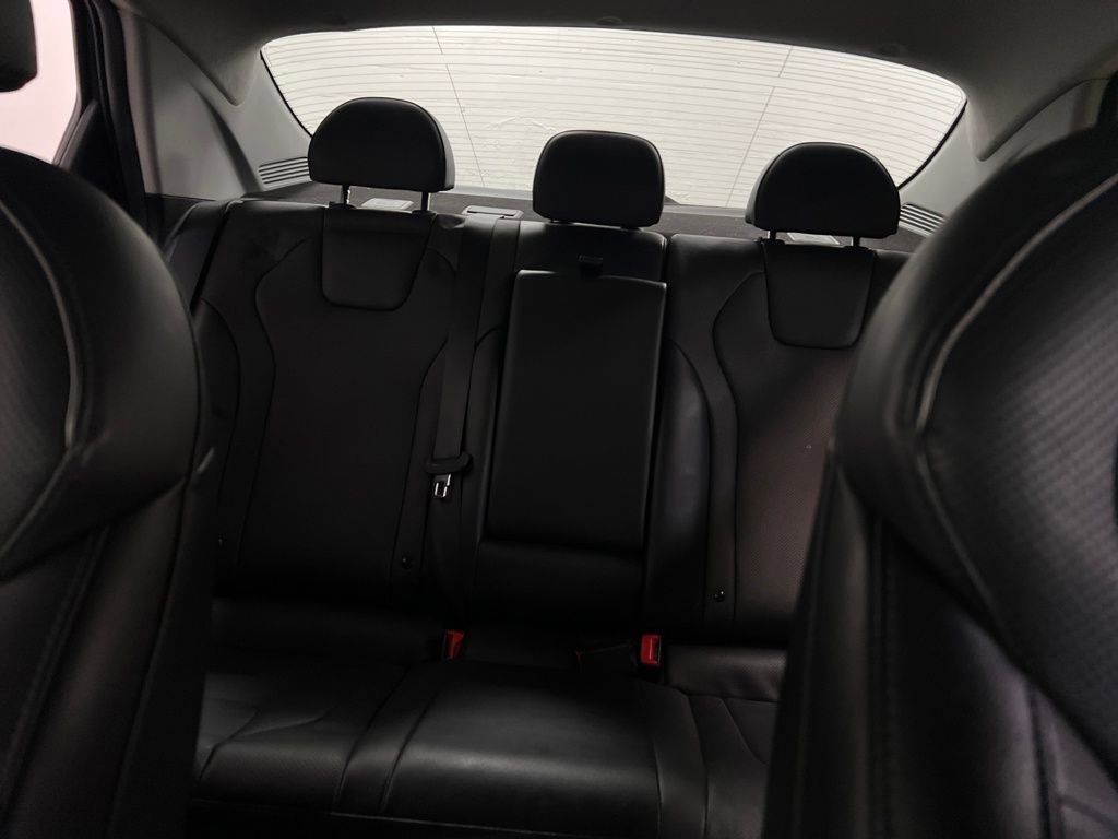 Used 2023 Hyundai Elantra Limited image 28