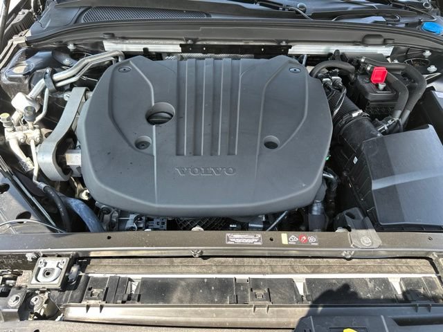 Certified 2025 Volvo V60 B5 Cross Country Plus AWD/4WD image 34