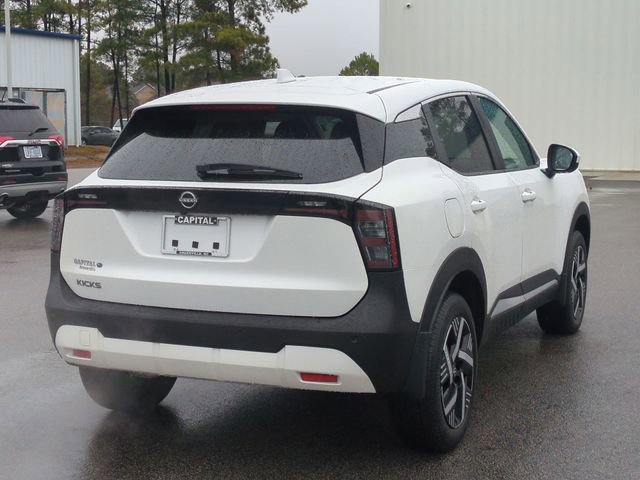 Used 2025 Nissan Kicks SV image 3
