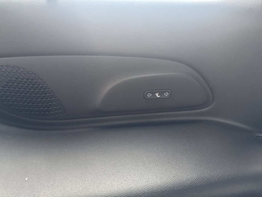 New 2026 Chrysler Pacifica Pinnacle AWD/4WD image 41