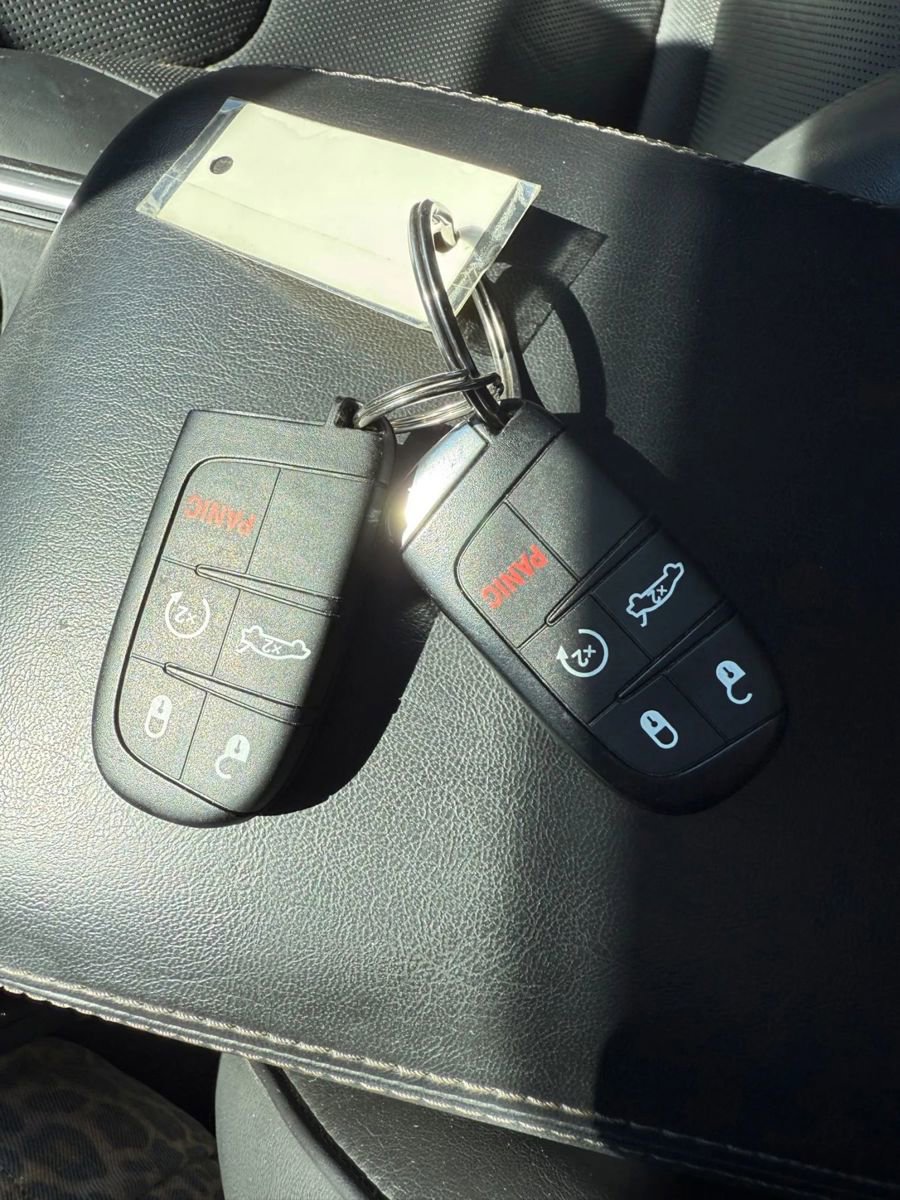 Used 2019 Chrysler 300 Limited w/ Safetytec Plus Group image 23