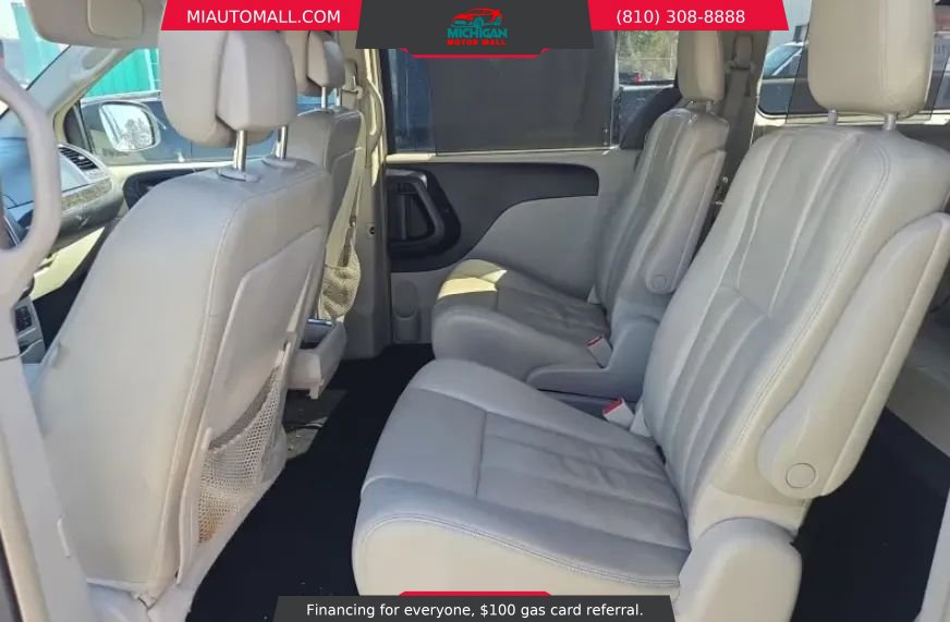 Used 2013 Chrysler Town & Country Touring-L w/ Premium Group image 12
