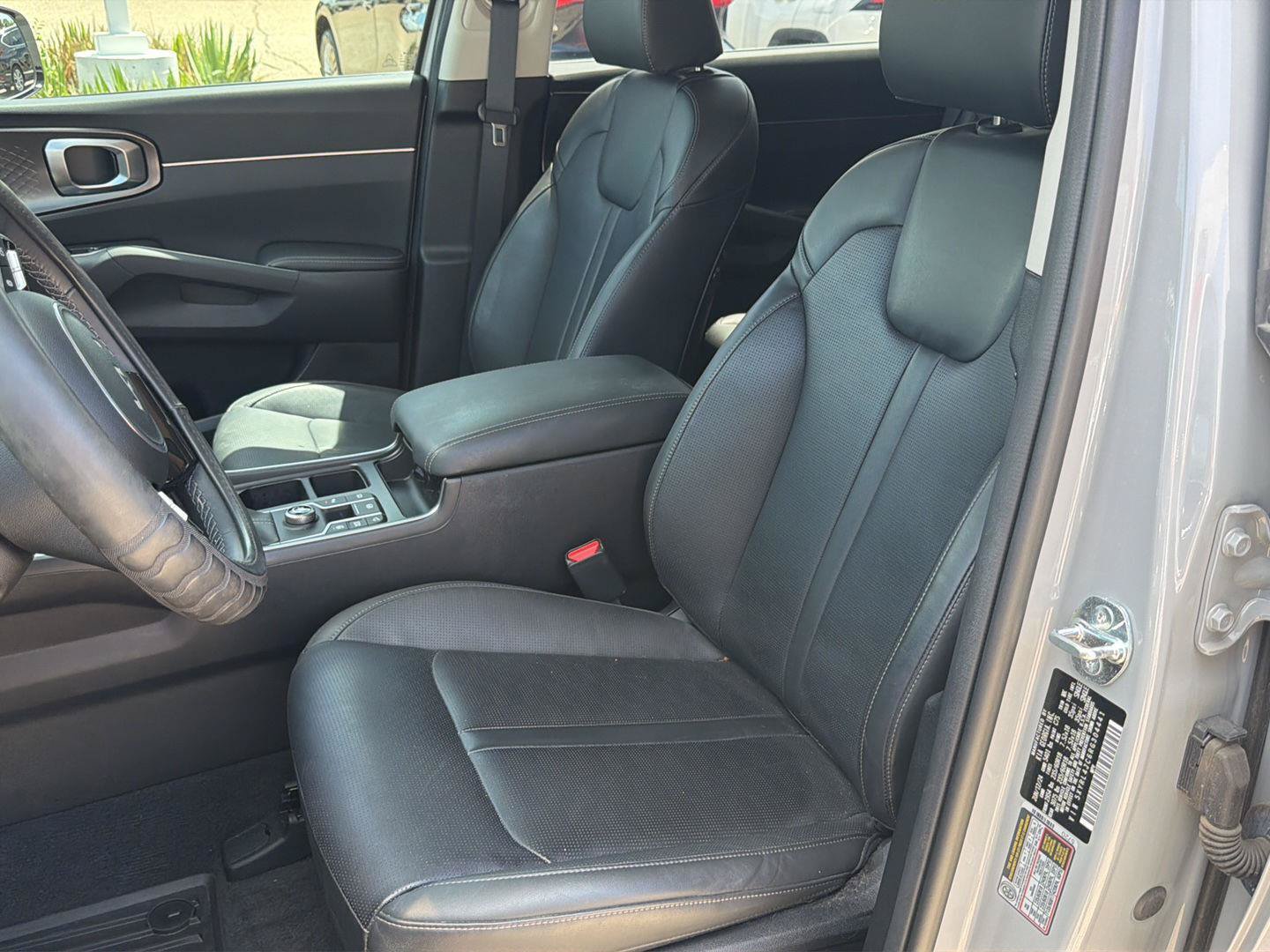 Used 2024 Kia Sorento S w/ Panoramic Sunroof Package FWD image 12