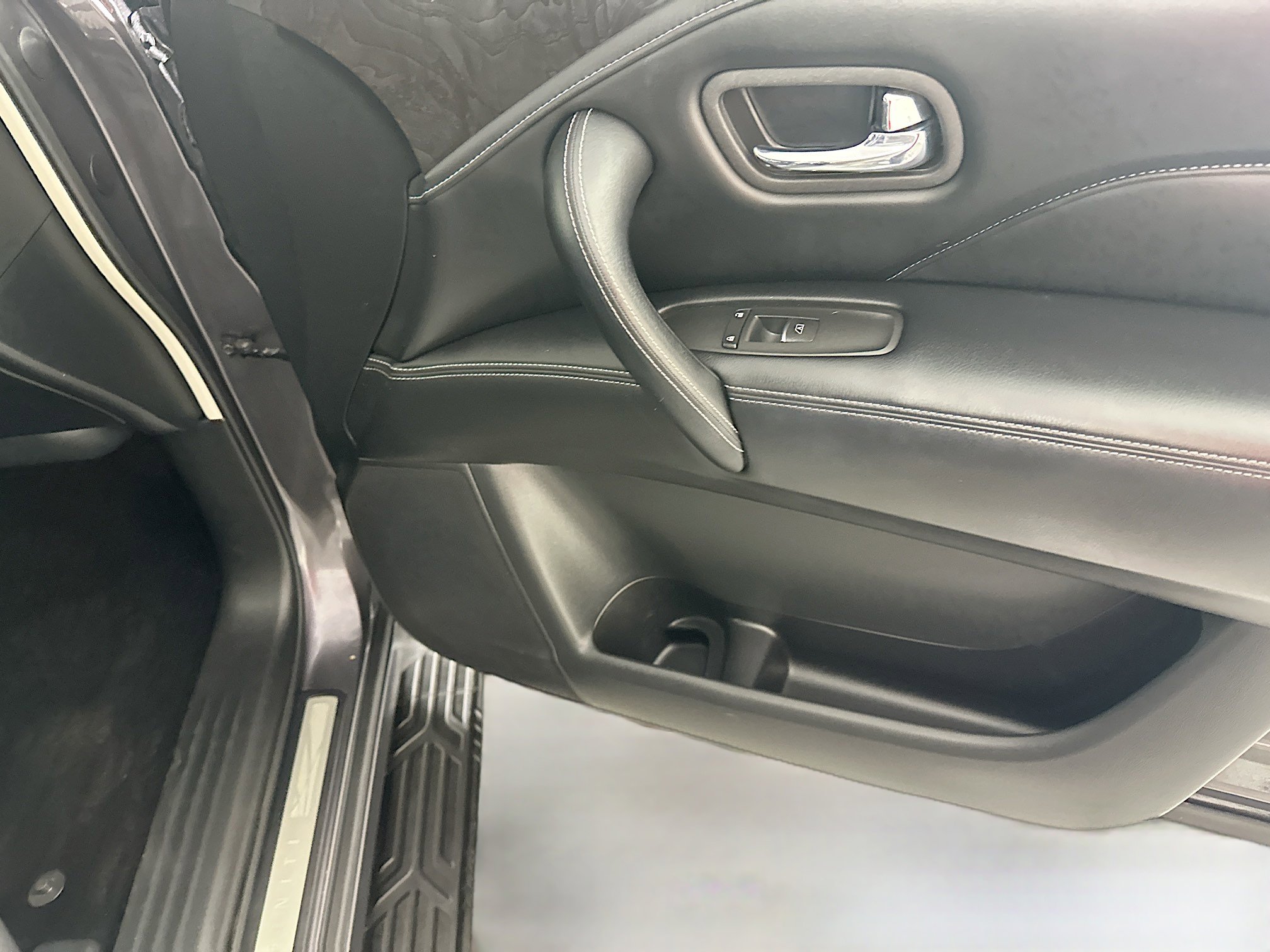 Used 2024 INFINITI QX80 Luxe image 35