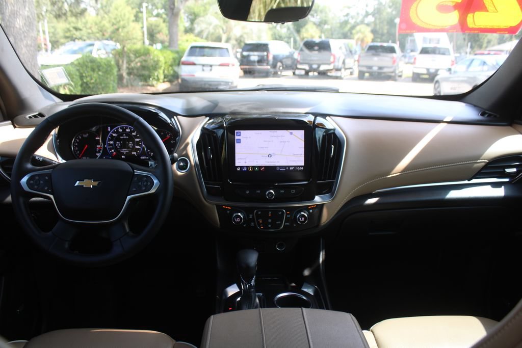 Used 2023 Chevrolet Traverse Premier FWD image 27