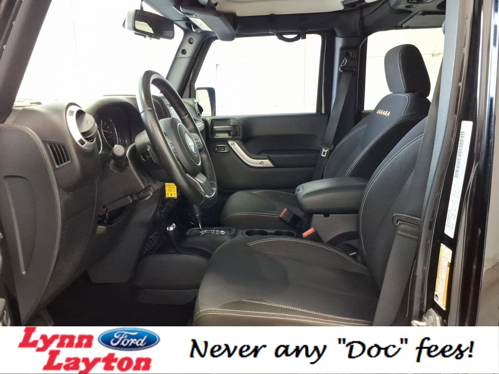 Used 2015 Jeep Wrangler Unlimited Sahara w/ Connectivity Group image 12