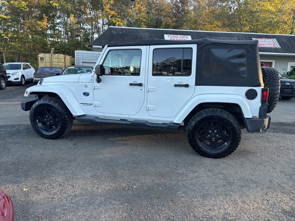 Used 2012 Jeep Wrangler Unlimited Sahara image 24
