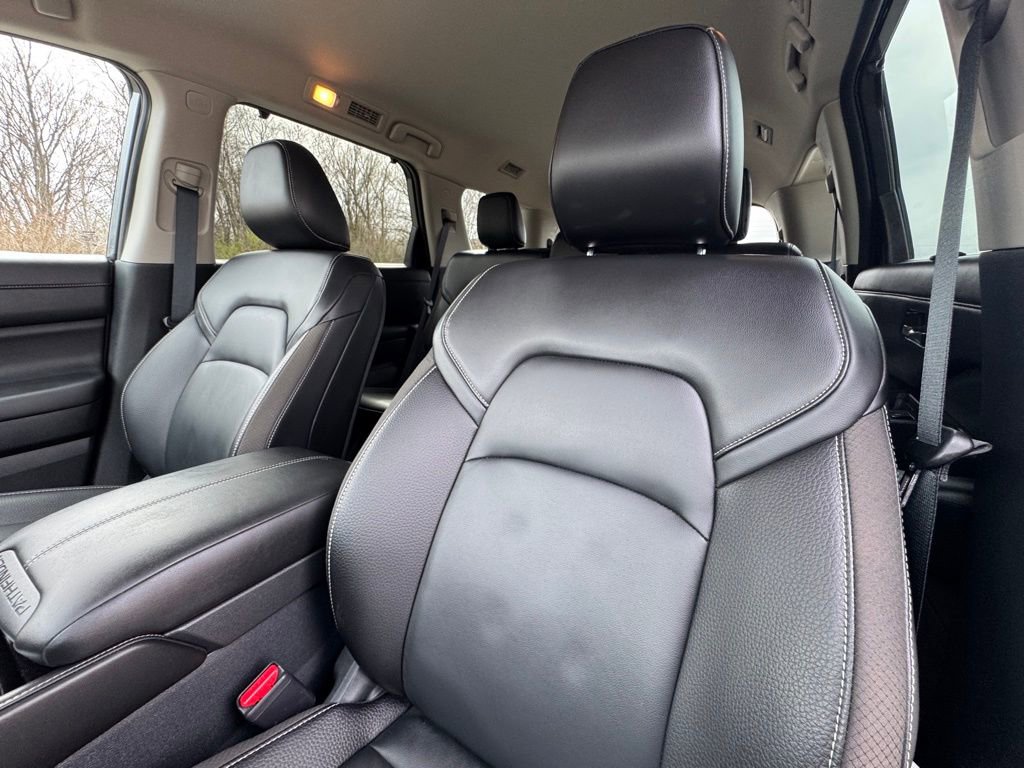 Certified 2025 Nissan Pathfinder SL image 21