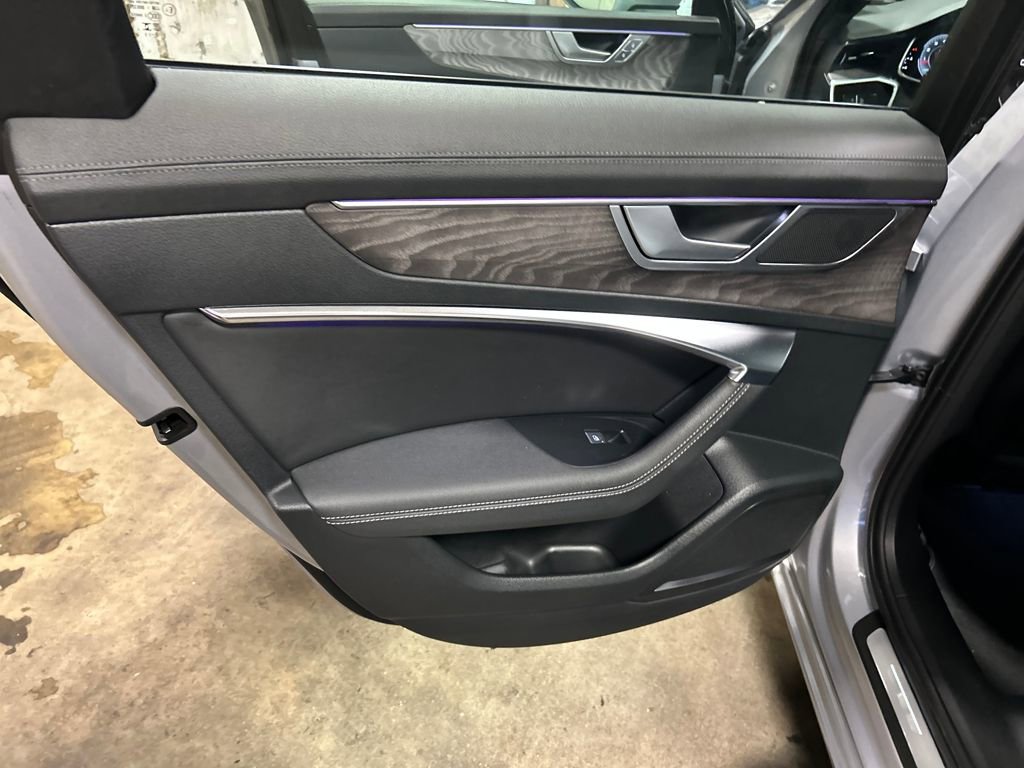 Used 2024 Audi A6 Premium Plus image 23
