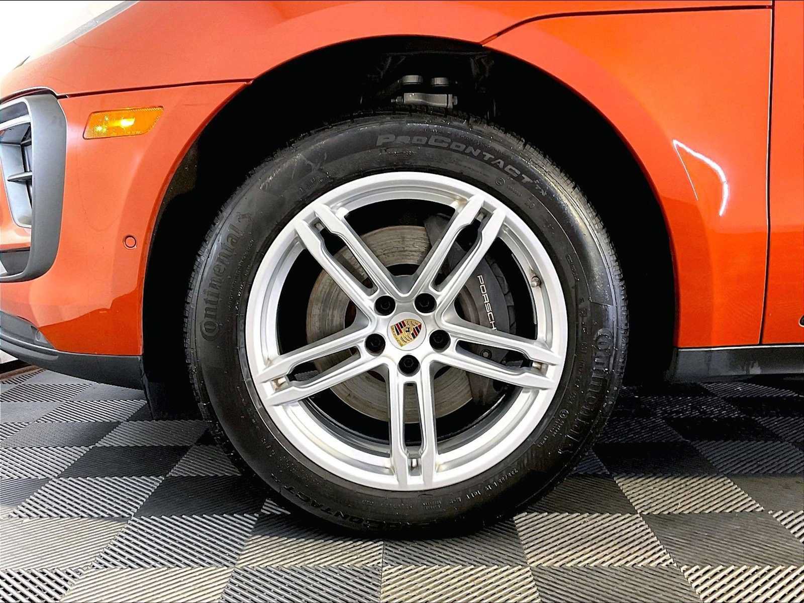 Certified 2023 Porsche Macan AWD/4WD image 11