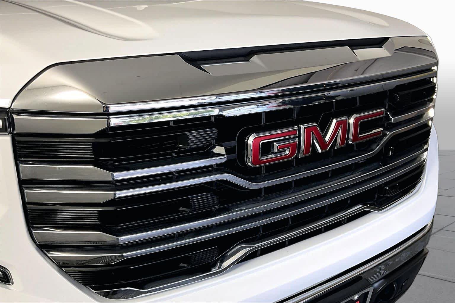 Used 2022 GMC Sierra 1500 SLT w/ SLT Convenience Package AWD/4WD image 28