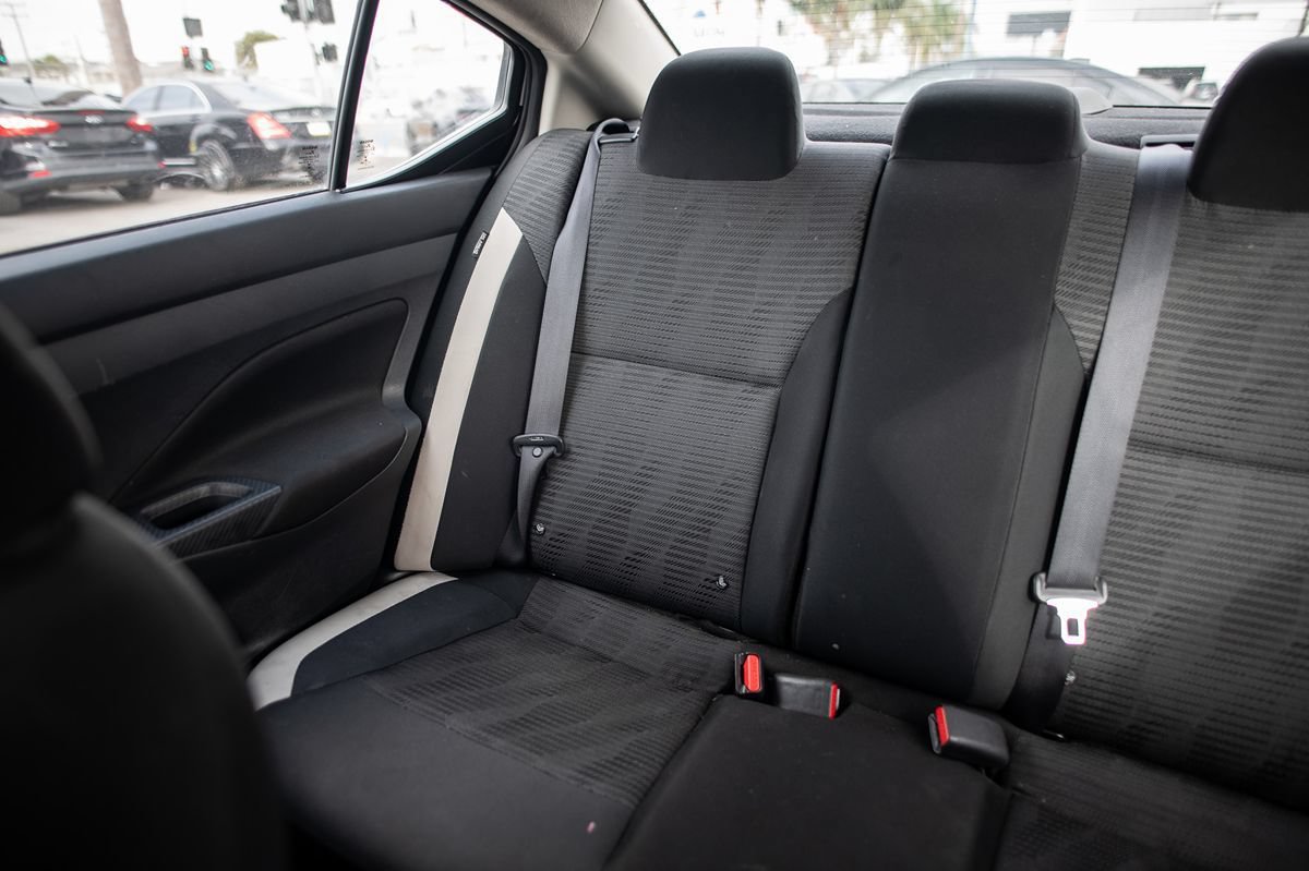 Used 2021 Nissan Versa SV FWD image 30