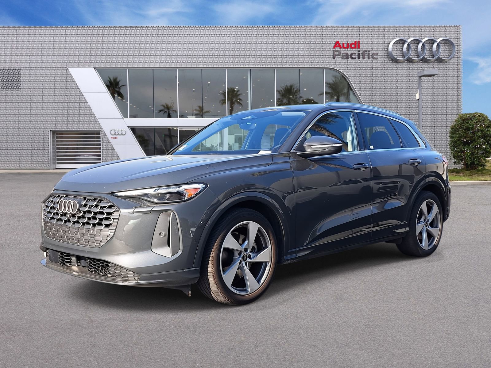 Certified 2025 Audi Q5 Prestige