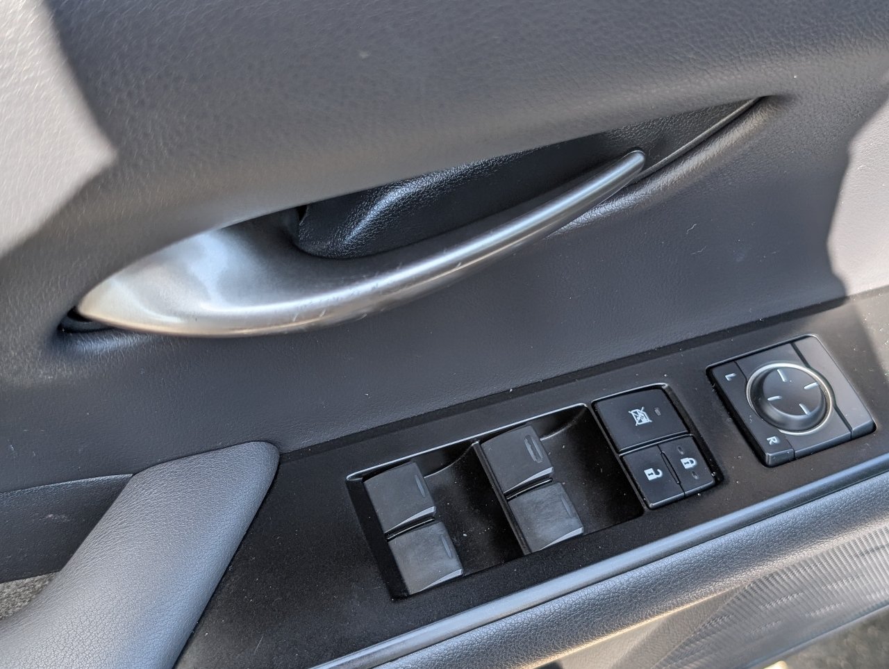 Used 2021 Lexus UX 200 w/ Accessory Package (Z1) FWD image 15