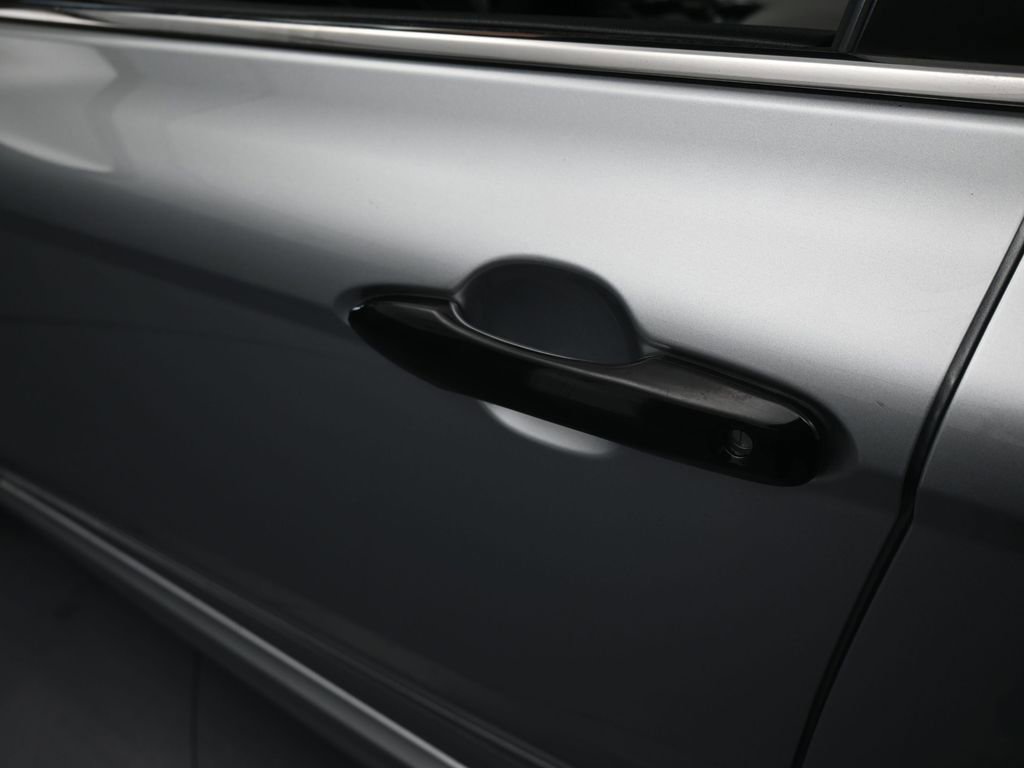 Used 2022 Toyota Camry SE image 33