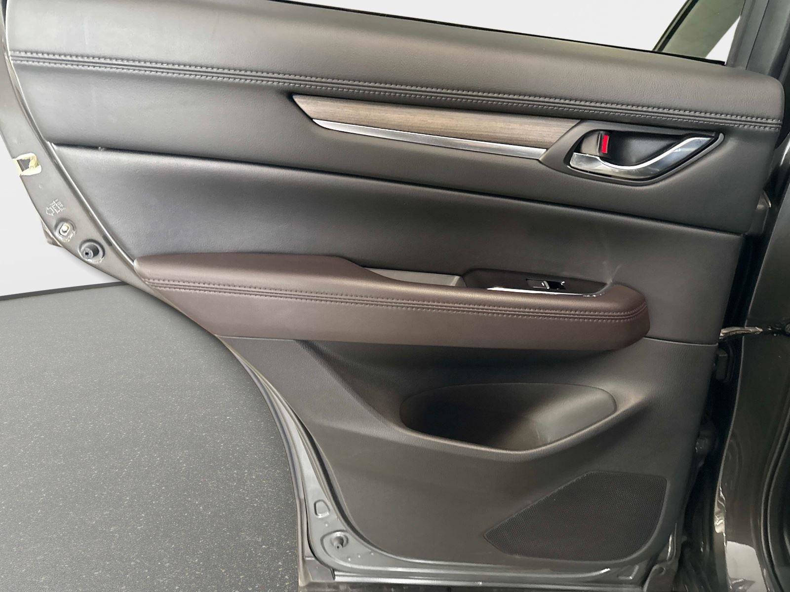 Used 2023 MAZDA CX-5 Signature image 11