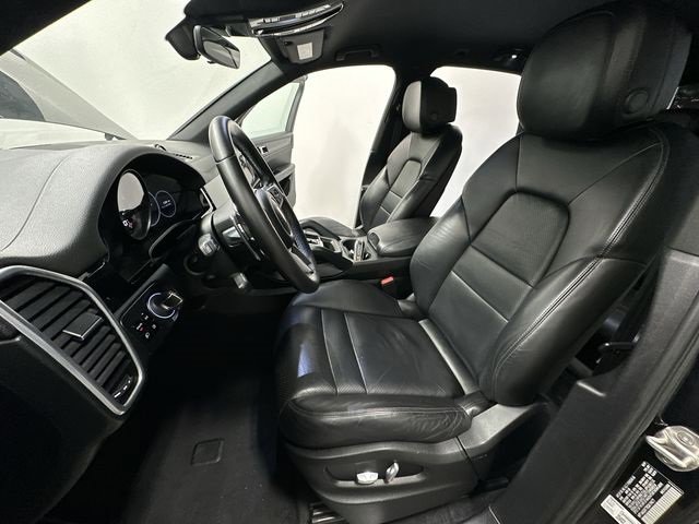 Used 2019 Porsche Cayenne Base image 17