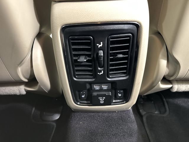 Used 2017 Dodge Durango Citadel w/ Technology Group RWD image 22