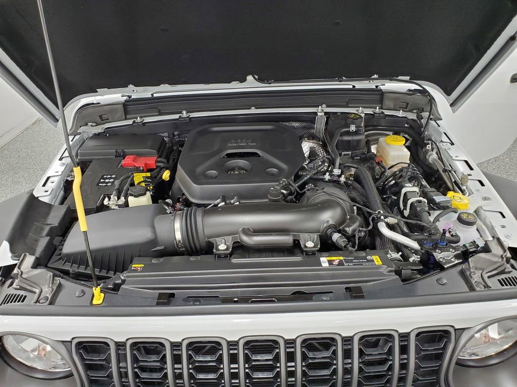 Used 2025 Jeep Wrangler Sport image 9