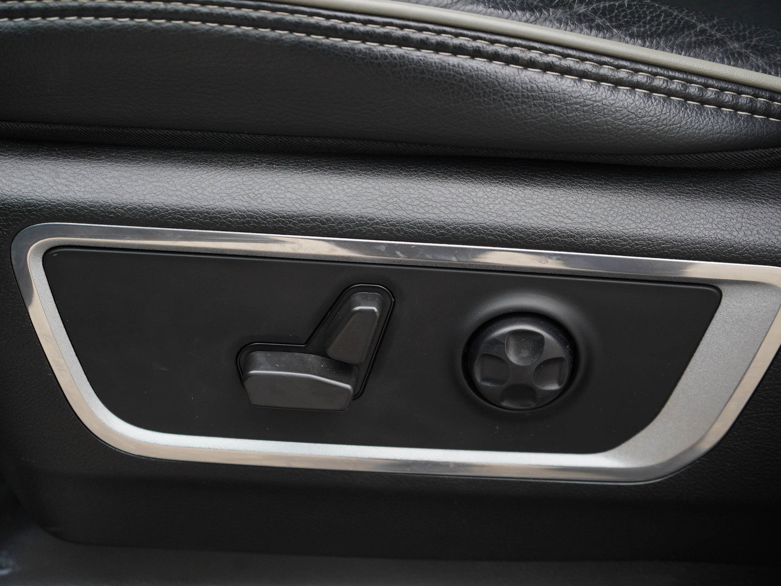 Used 2021 RAM 1500 Laramie AWD/4WD image 24