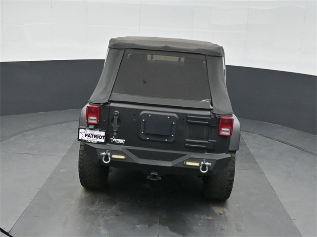 Used 2015 Jeep Wrangler Unlimited Rubicon image 33