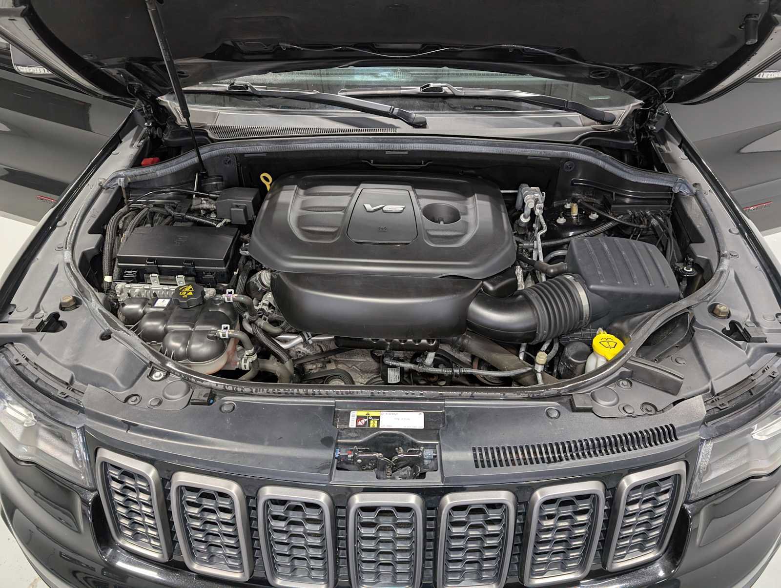 Used 2017 Jeep Grand Cherokee Trailhawk AWD/4WD image 14