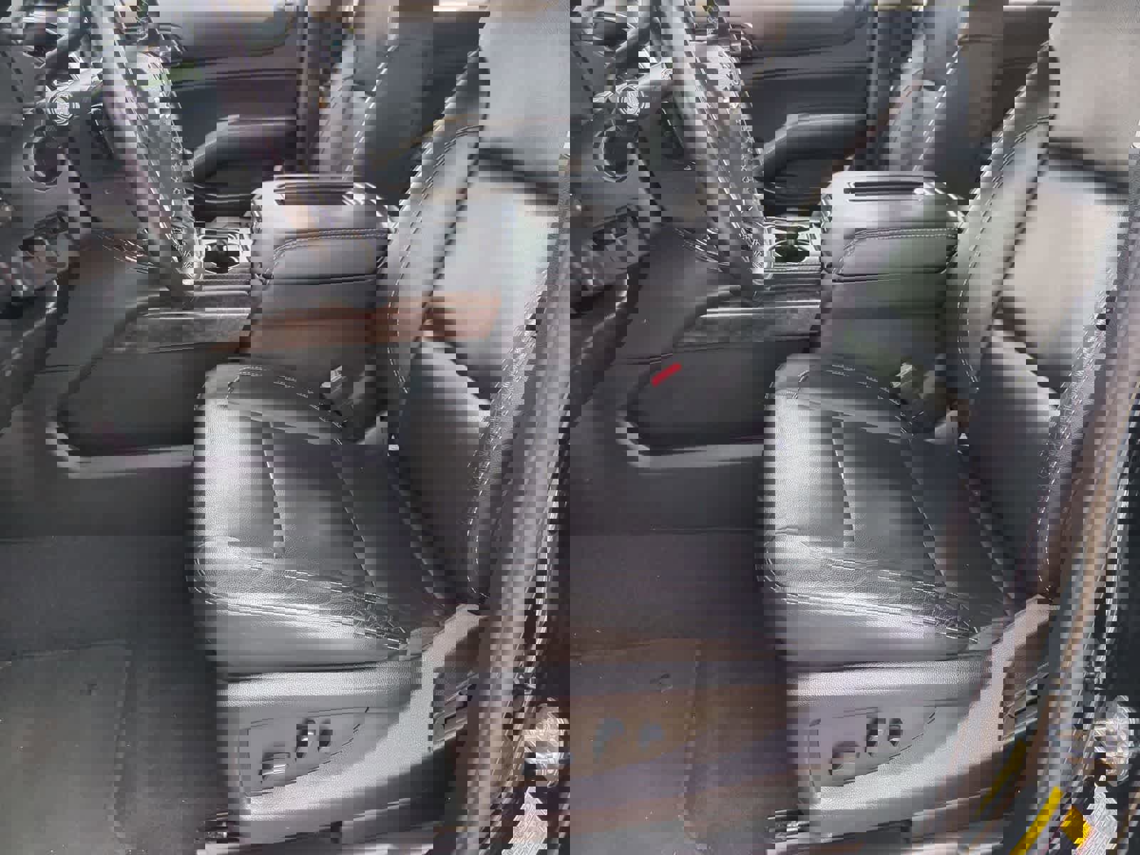 Used 2020 Chevrolet Suburban LT image 15