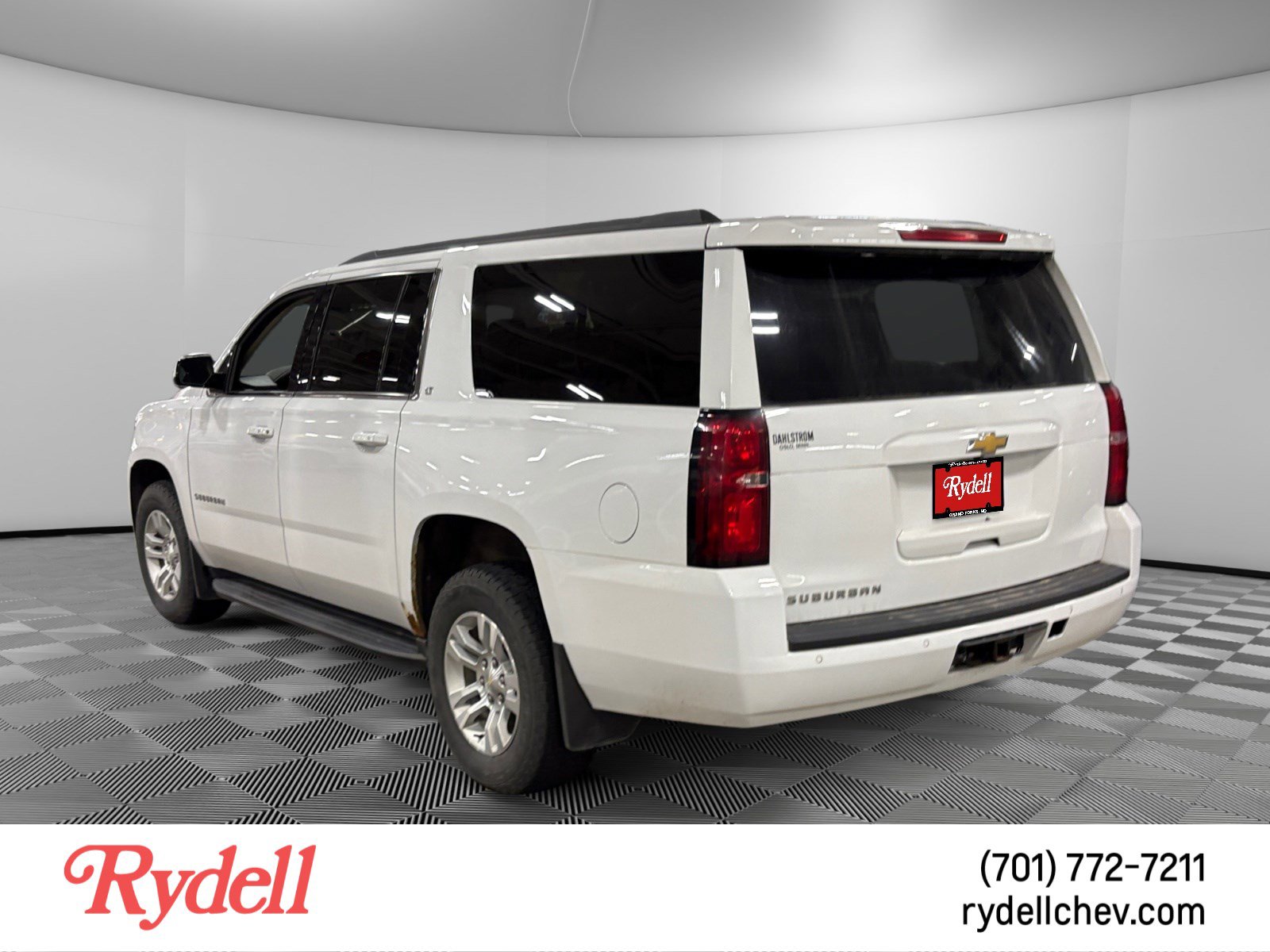 Used 2018 Chevrolet Suburban LT AWD/4WD image 2