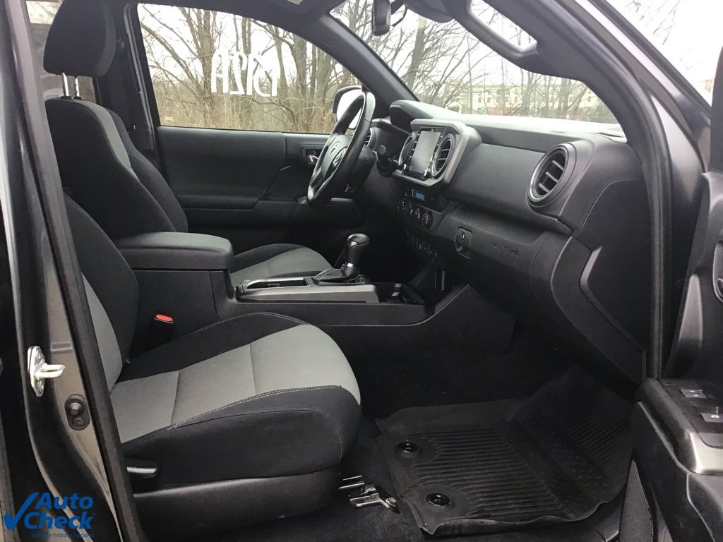 Used 2021 Toyota Tacoma TRD Sport w/ Technology Package image 21